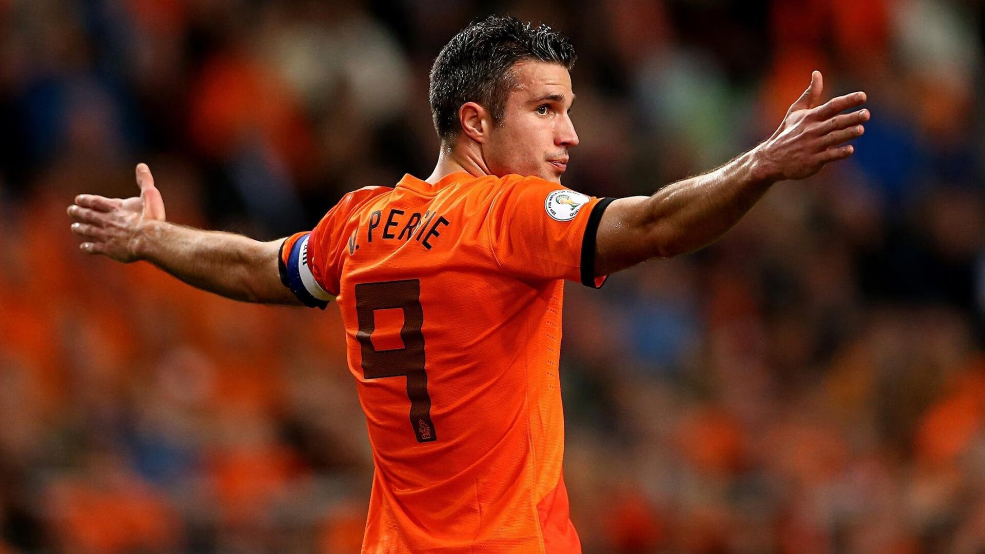 九游体育网站-李恩：全黑队中场核心，用精准传球和出色防守统治比赛，李恩采访视频